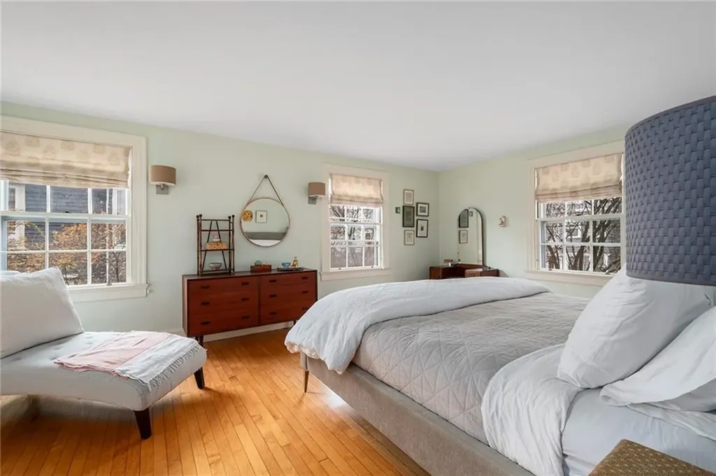 17 Rhode Island Avenue Providence RI 02906