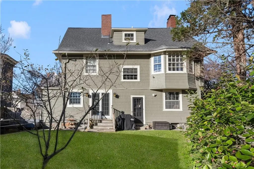 17 Rhode Island Avenue Providence RI 02906