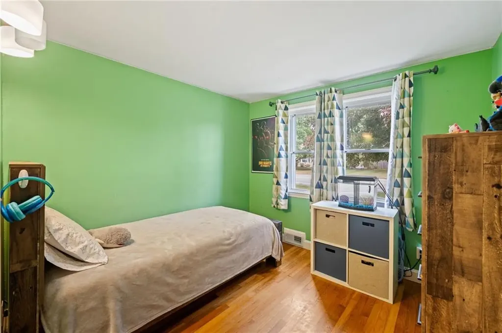 517 Buttonwoods Avenue Warwick RI 02886