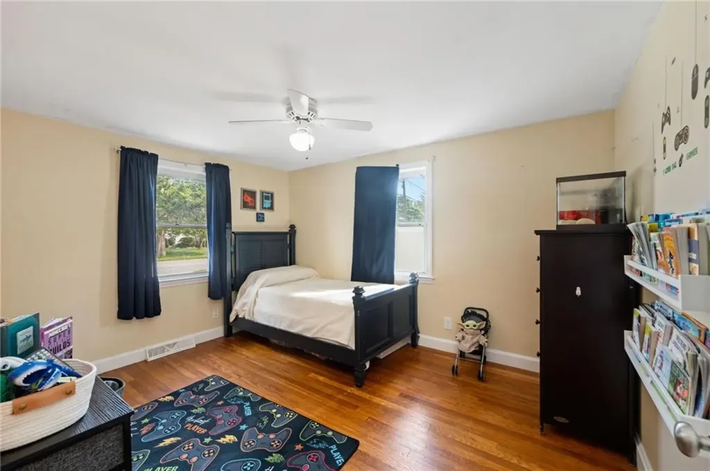 517 Buttonwoods Avenue Warwick RI 02886