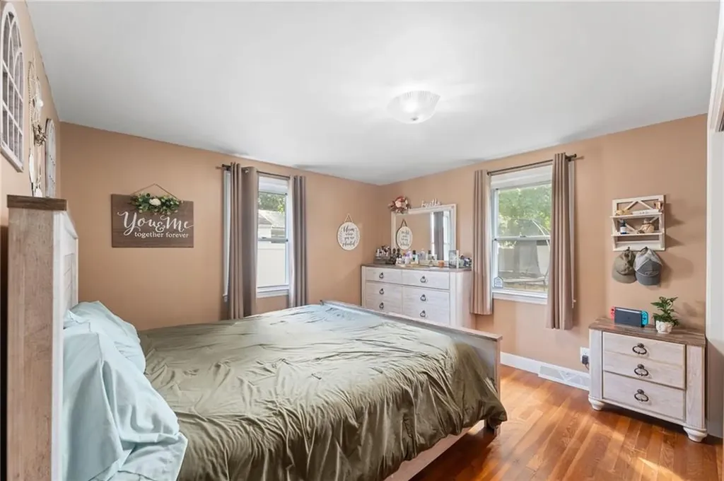 517 Buttonwoods Avenue Warwick RI 02886