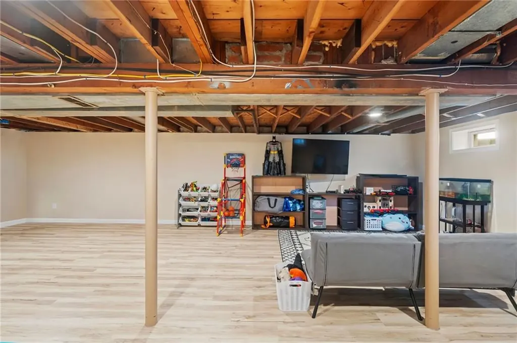 517 Buttonwoods Avenue Warwick RI 02886