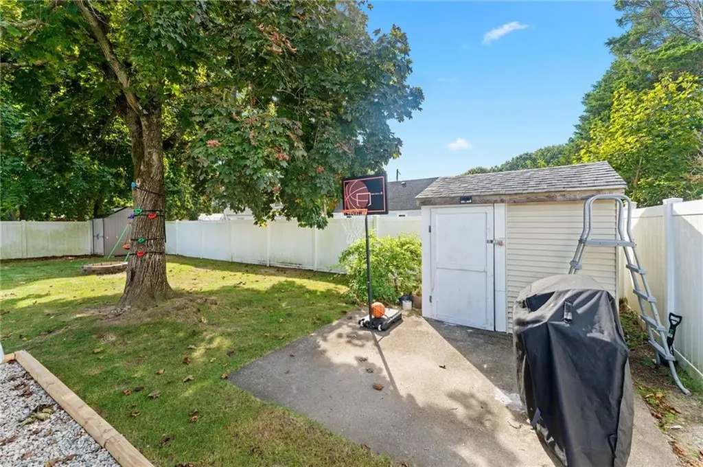 517 Buttonwoods Avenue Warwick RI 02886