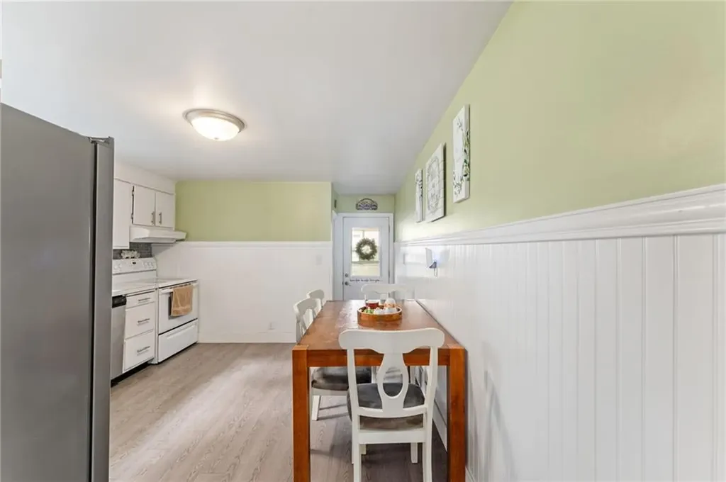 517 Buttonwoods Avenue Warwick RI 02886