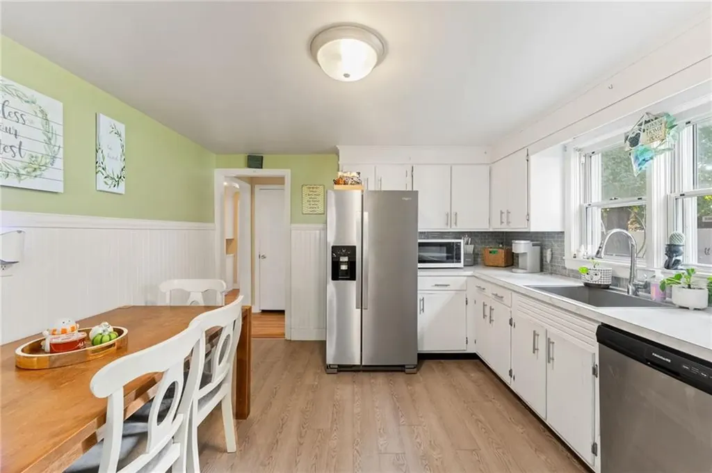 517 Buttonwoods Avenue Warwick RI 02886