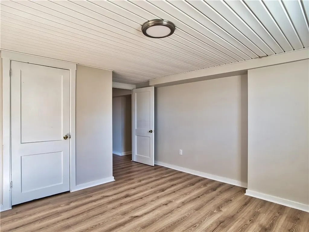 102 Canonicus Street Tiverton RI 02878