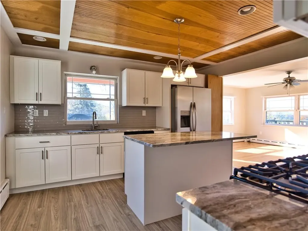 102 Canonicus Street Tiverton RI 02878