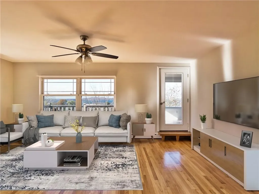 102 Canonicus Street Tiverton RI 02878