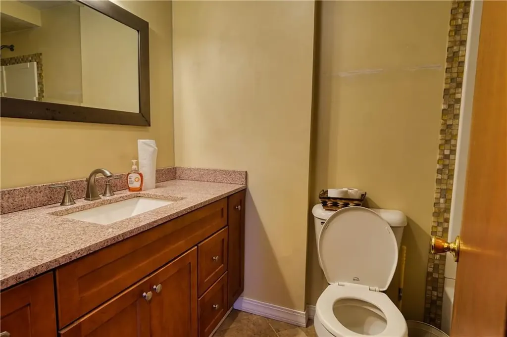 18 Kingswood Drive Coventry RI 02816