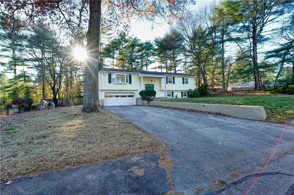 18 Kingswood Drive Coventry RI 02816