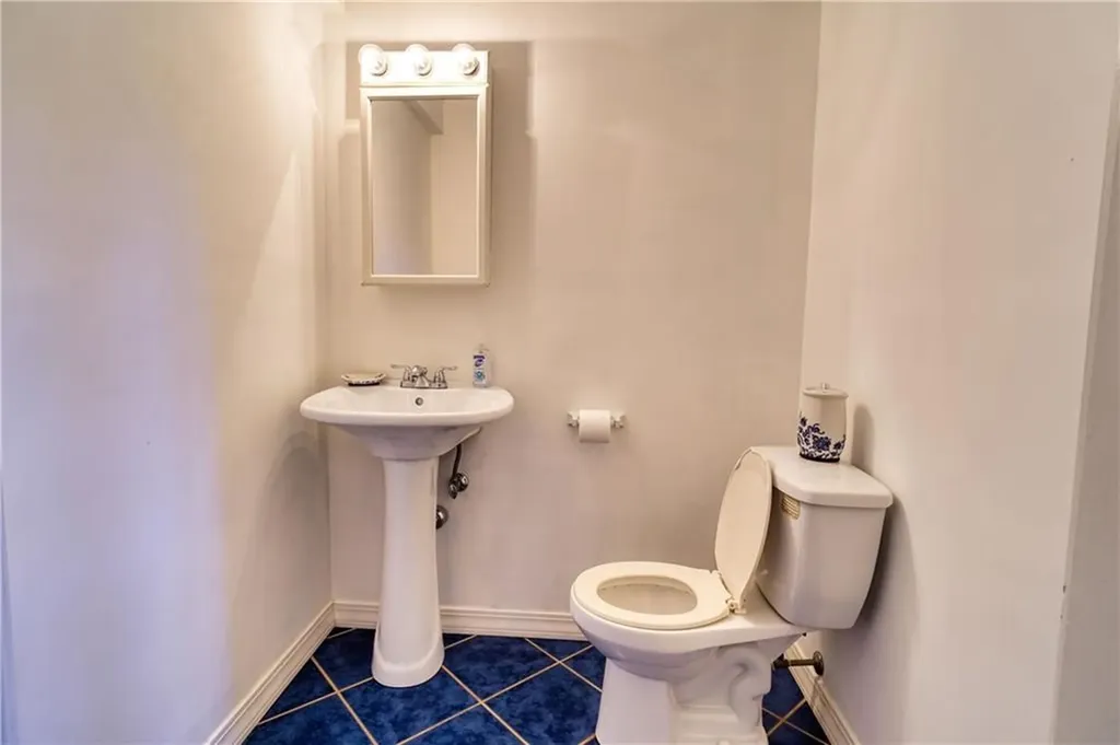 18 Kingswood Drive Coventry RI 02816