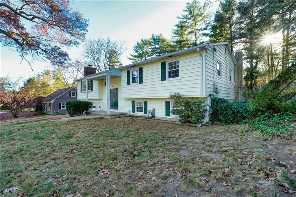 18 Kingswood Drive Coventry RI 02816
