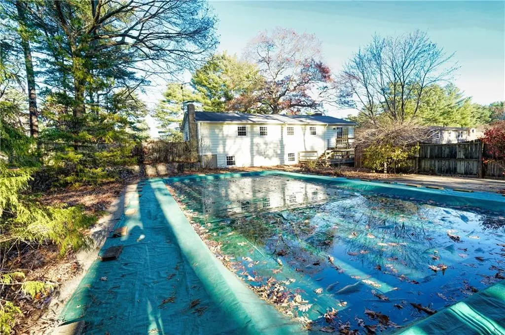 18 Kingswood Drive Coventry RI 02816