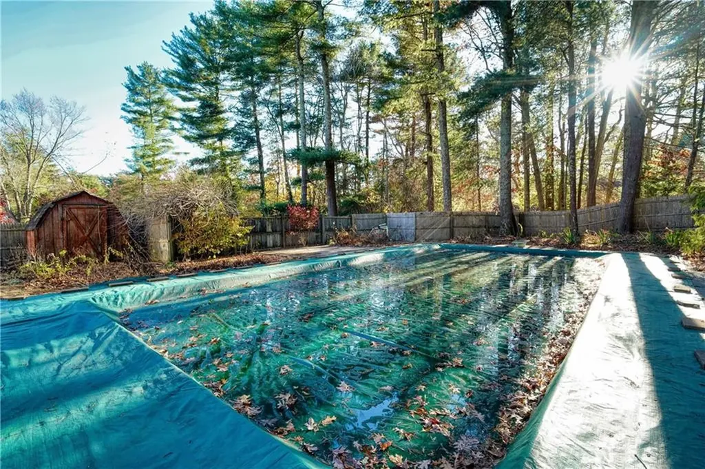 18 Kingswood Drive Coventry RI 02816