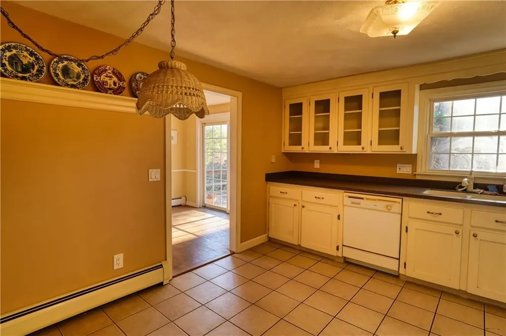 18 Kingswood Drive Coventry RI 02816
