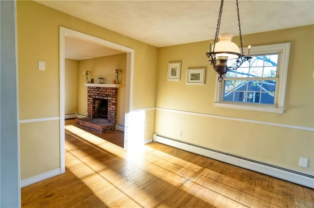 18 Kingswood Drive Coventry RI 02816