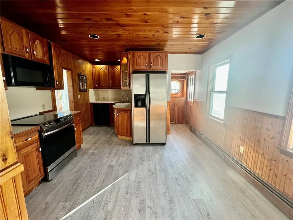 170 Rutherglen Avenue Providence RI 02907