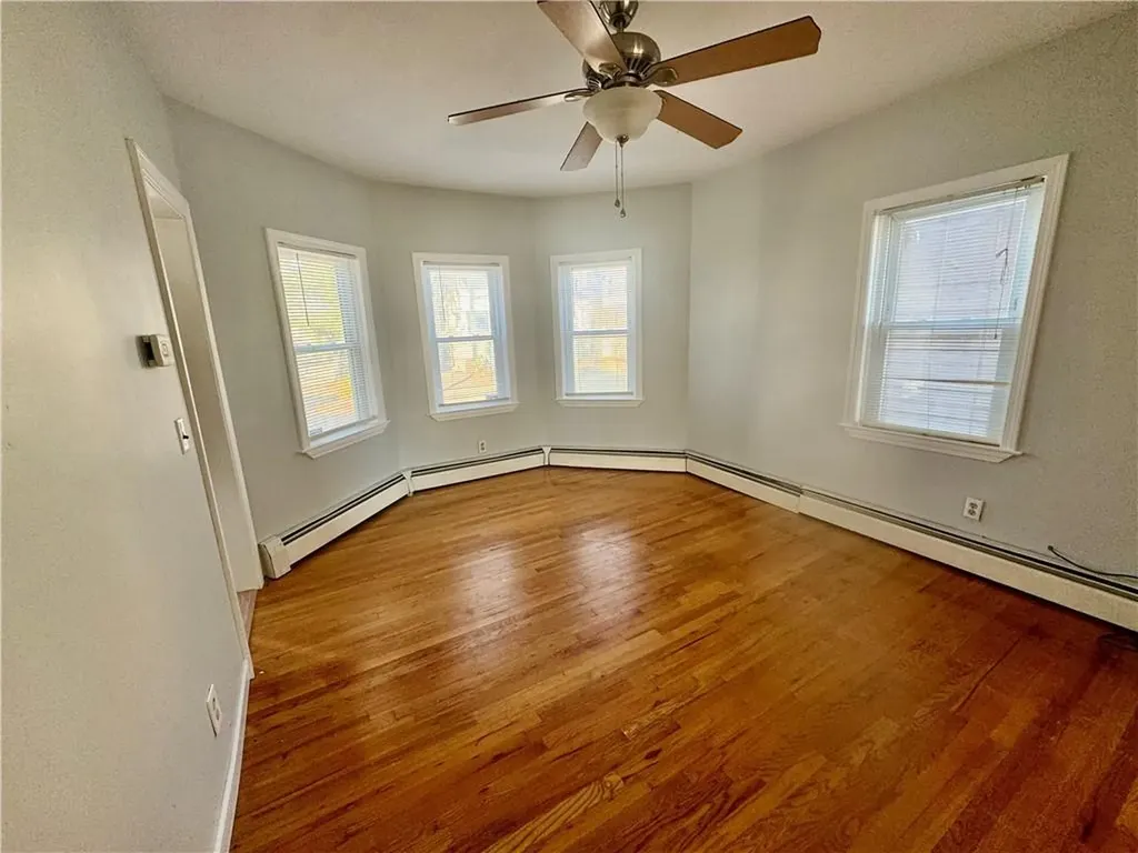 170 Rutherglen Avenue Providence RI 02907