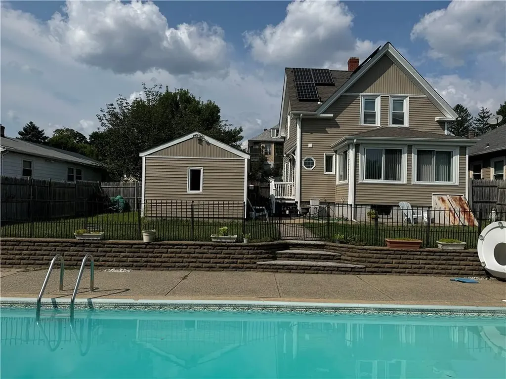 170 Rutherglen Avenue Providence RI 02907