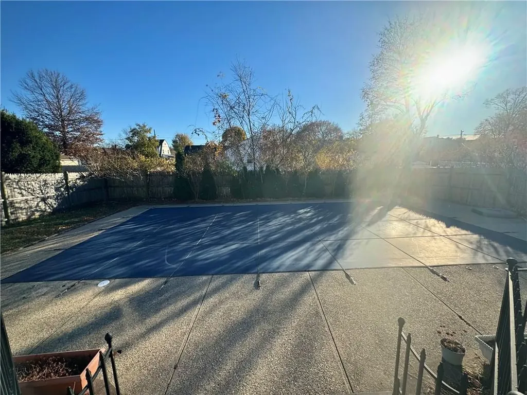 170 Rutherglen Avenue Providence RI 02907