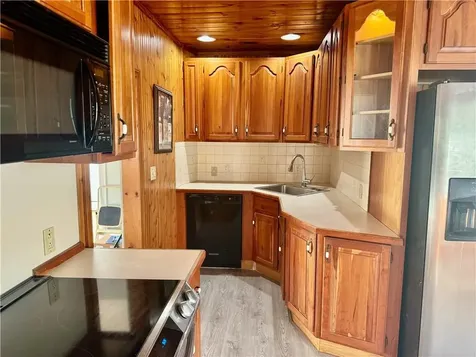 170 Rutherglen Avenue Providence RI 02907