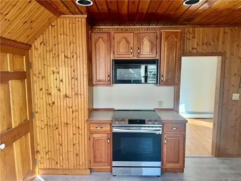 170 Rutherglen Avenue Providence RI 02907