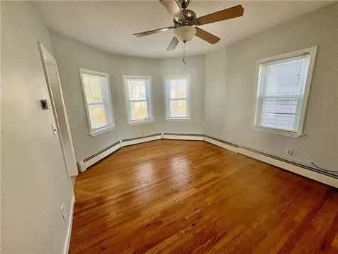 170 Rutherglen Avenue Providence RI 02907