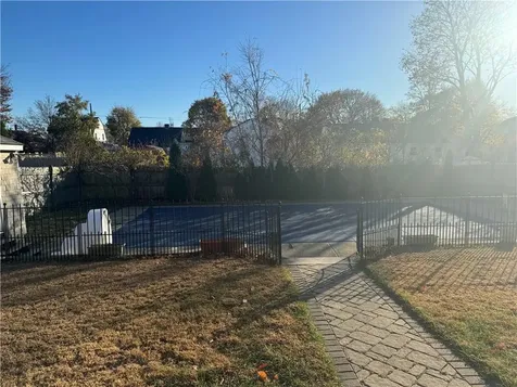 170 Rutherglen Avenue Providence RI 02907