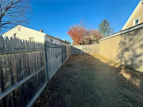170 Rutherglen Avenue Providence RI 02907
