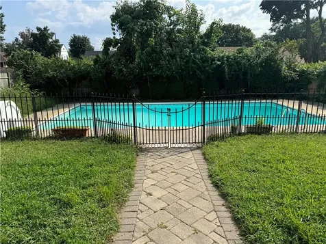 170 Rutherglen Avenue Providence RI 02907