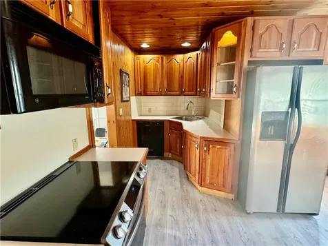 170 Rutherglen Avenue Providence RI 02907