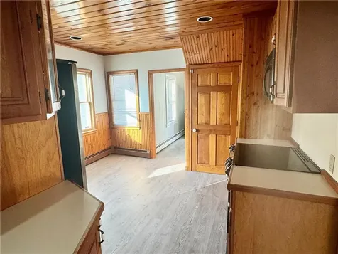 170 Rutherglen Avenue Providence RI 02907