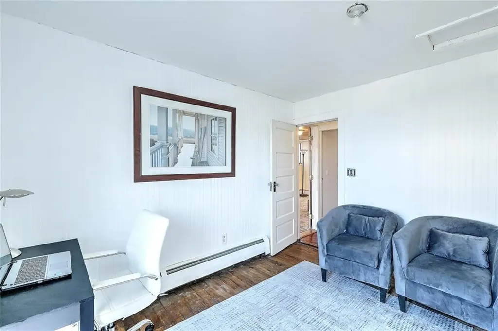 141 Shawomet Avenue Warwick RI 02889