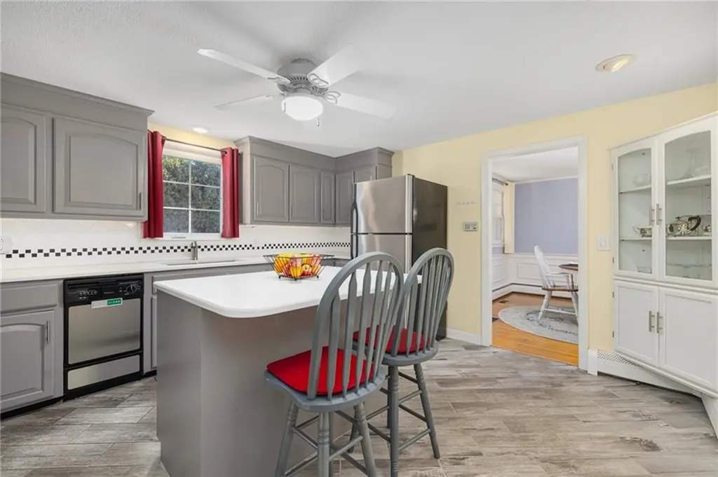 12 Drake Road Warwick RI 02888