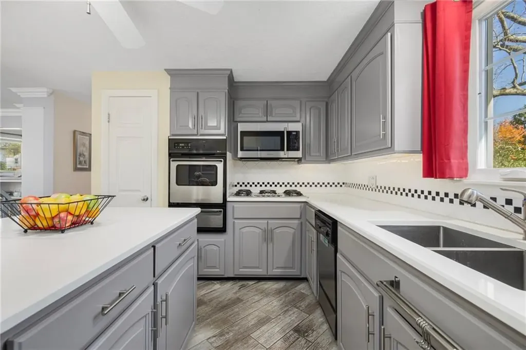 12 Drake Road Warwick RI 02888
