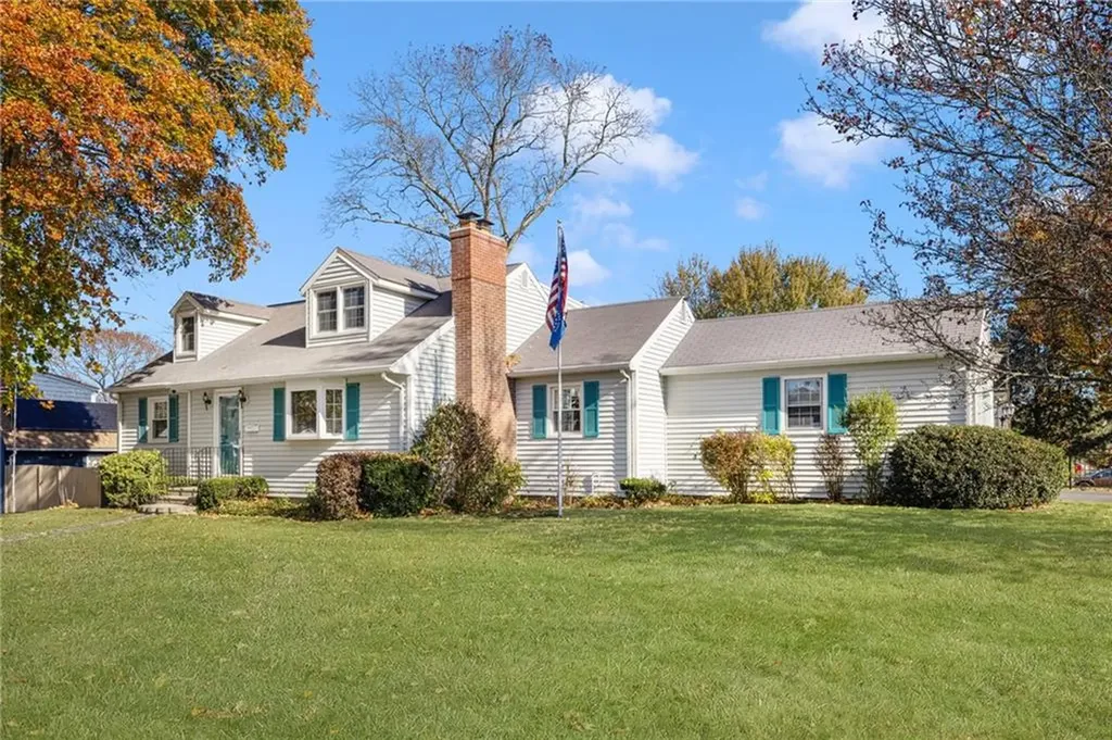12 Drake Road Warwick RI 02888