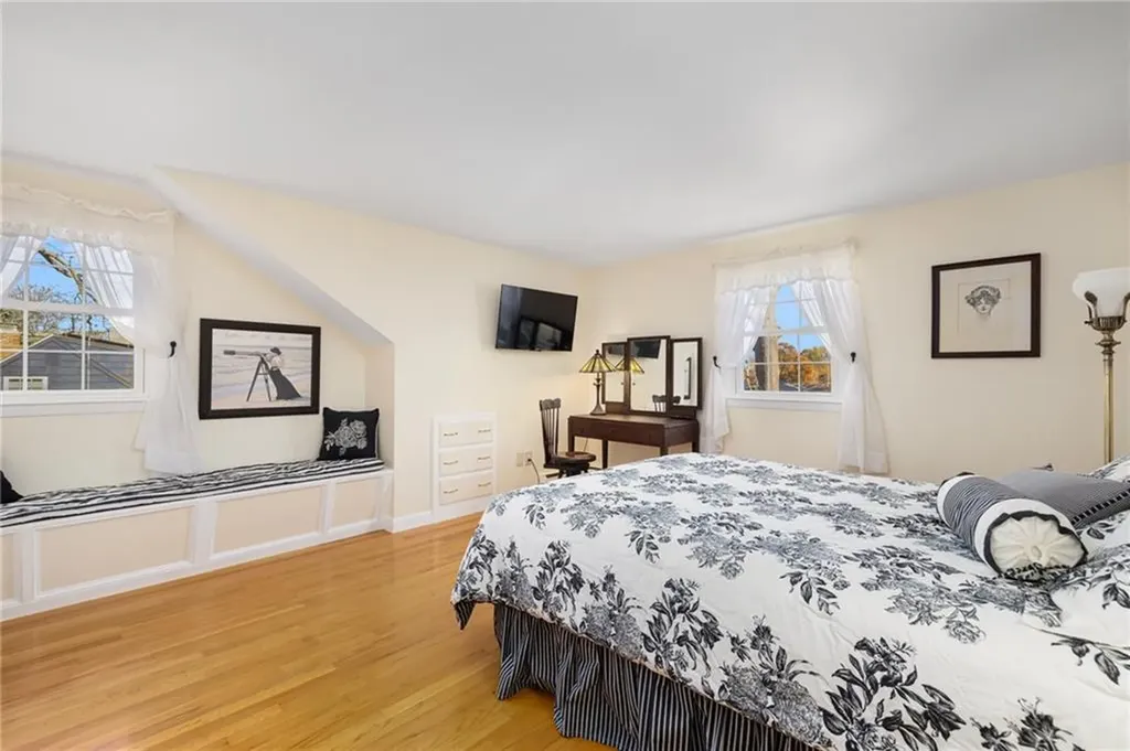 12 Drake Road Warwick RI 02888