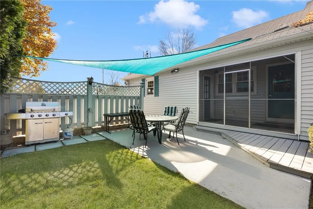 12 Drake Road Warwick RI 02888