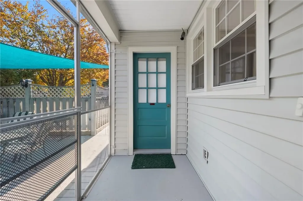 12 Drake Road Warwick RI 02888