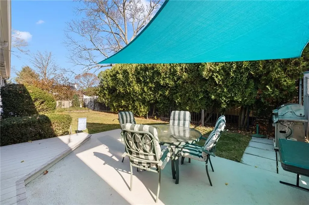 12 Drake Road Warwick RI 02888