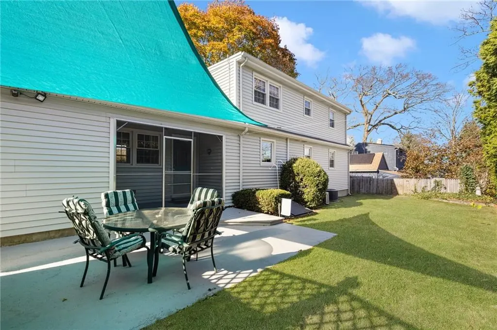12 Drake Road Warwick RI 02888