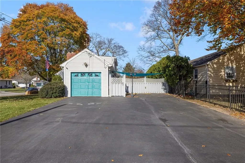 12 Drake Road Warwick RI 02888