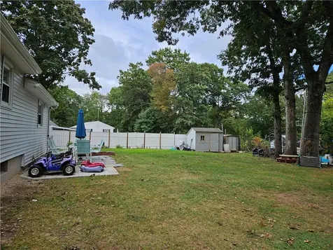 376 Fairview Avenue Coventry RI 02816