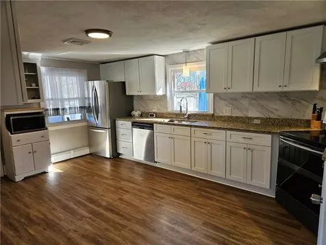 376 Fairview Avenue Coventry RI 02816