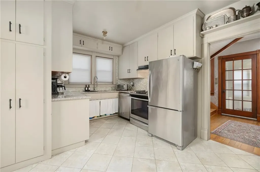 471 Oaklawn Avenue Cranston RI 02920