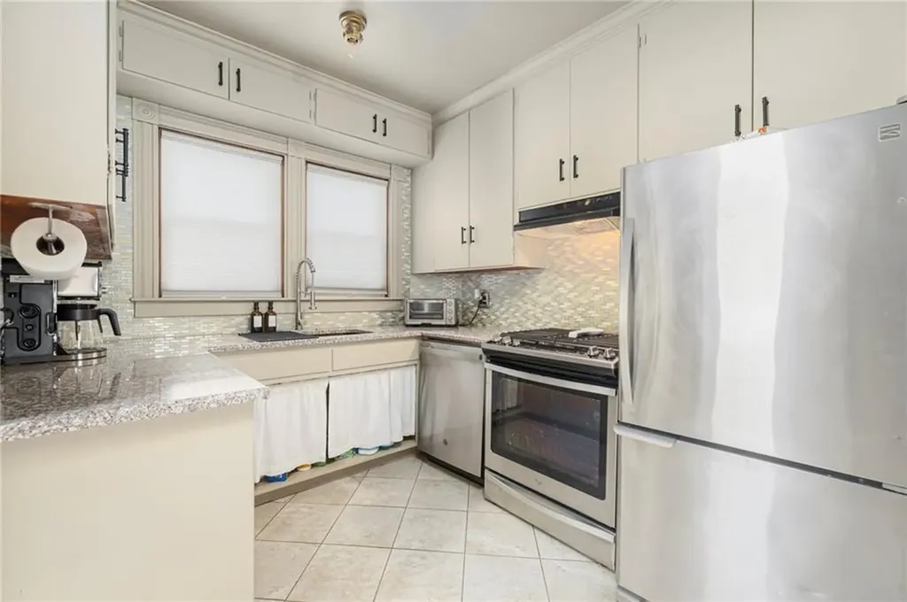 471 Oaklawn Avenue Cranston RI 02920