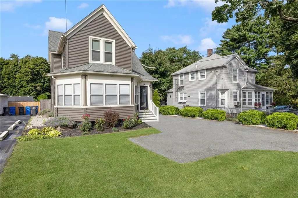 471 Oaklawn Avenue Cranston RI 02920