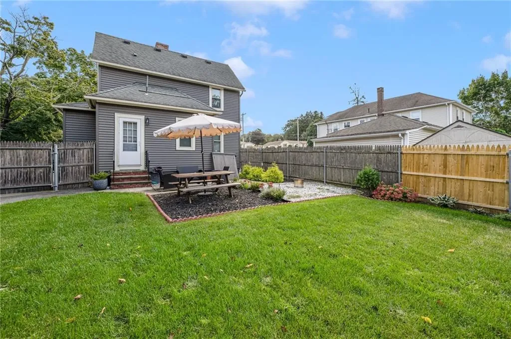471 Oaklawn Avenue Cranston RI 02920