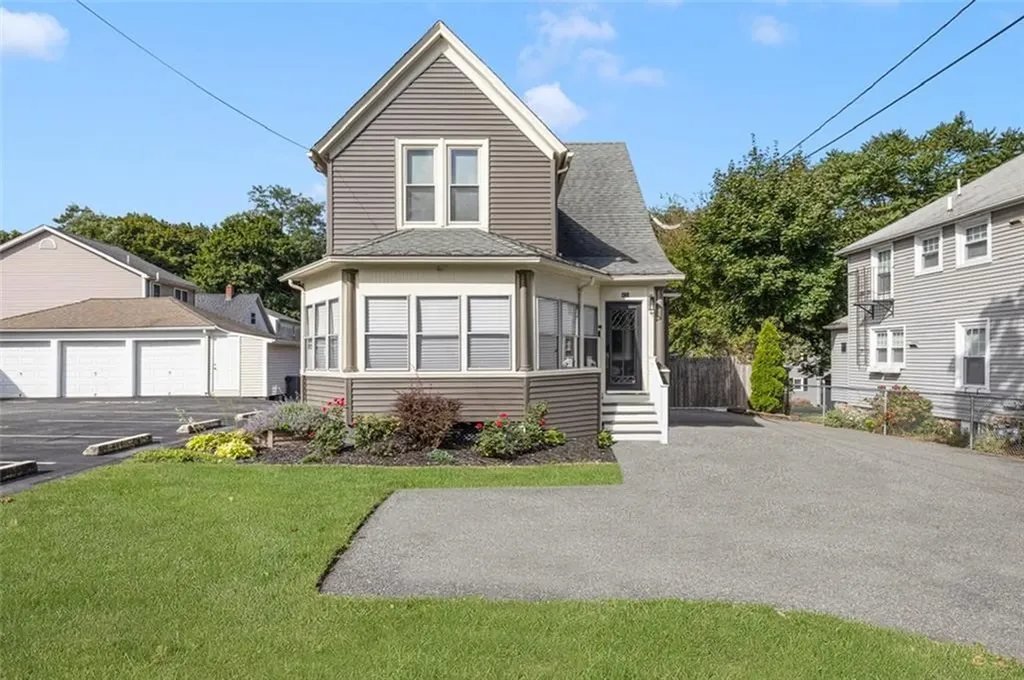471 Oaklawn Avenue Cranston RI 02920