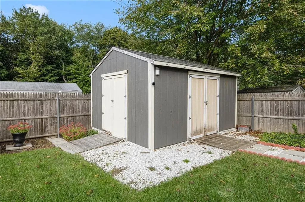 471 Oaklawn Avenue Cranston RI 02920